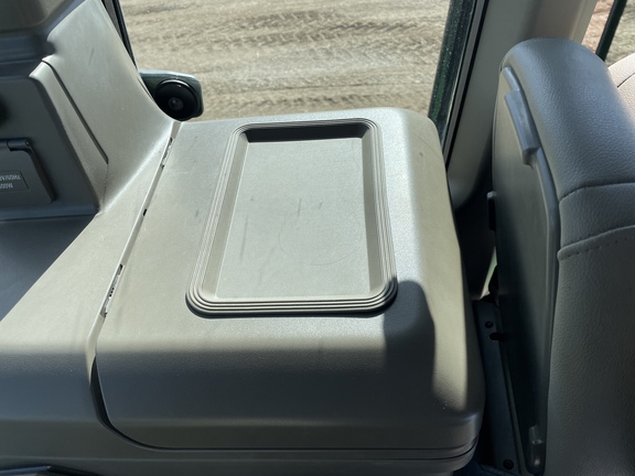 2023 John Deere 9R 640 Tractor 4WD