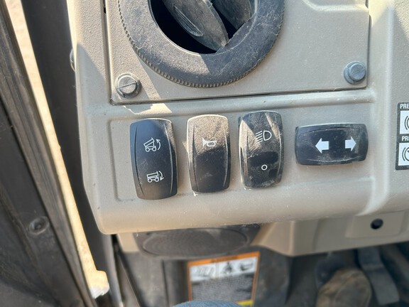 2022 John Deere XUV 835R ATV