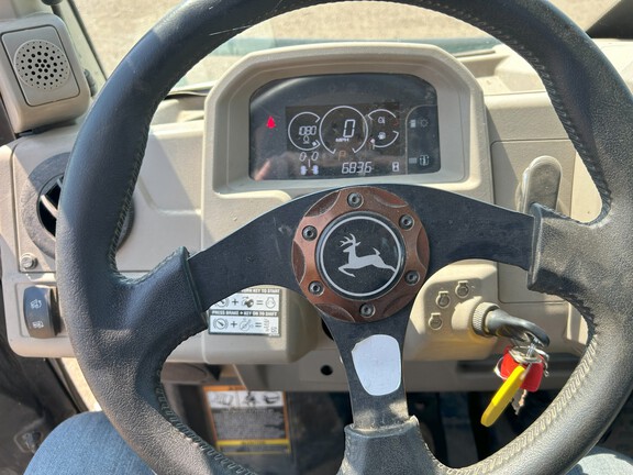 2022 John Deere XUV 835R ATV