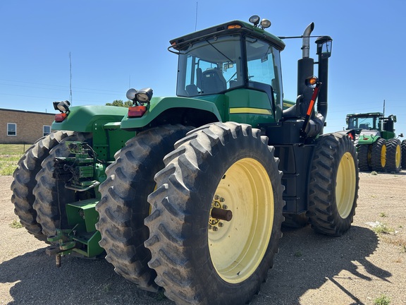 2010 John Deere 9330 Tractor 4WD