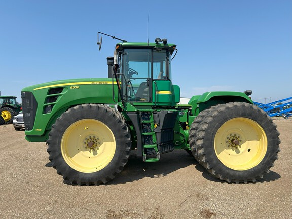 2010 John Deere 9330 Tractor 4WD