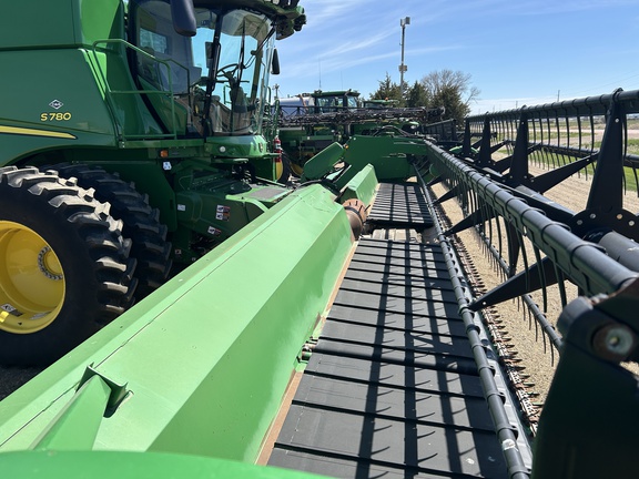2012 John Deere 640FD Header Combine
