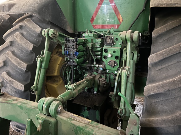 2015 John Deere 7230R Tractor