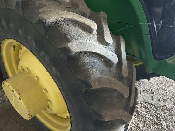 2015 John Deere 7230R Tractor