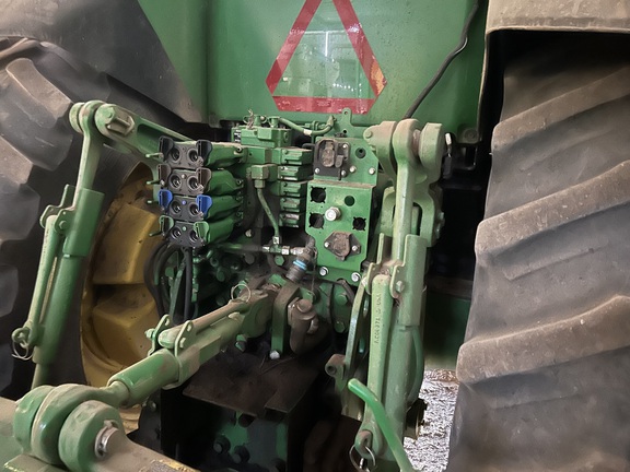 2015 John Deere 7230R Tractor