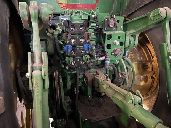 2015 John Deere 7230R Tractor