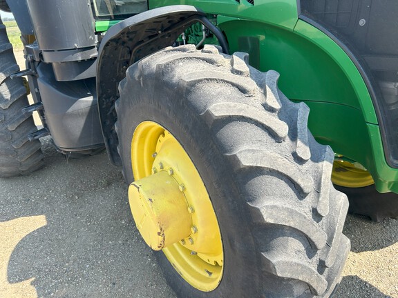2015 John Deere 7230R Tractor