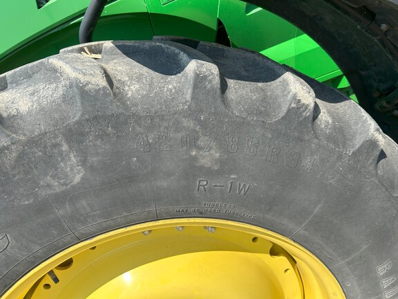 2015 John Deere 7230R Tractor