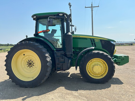 2015 John Deere 7230R Tractor