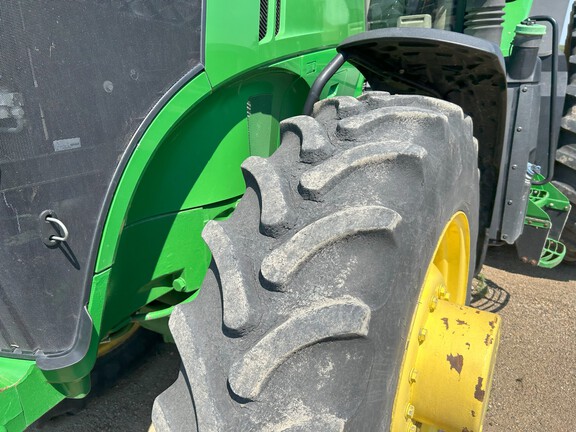 2015 John Deere 7230R Tractor
