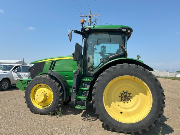 2015 John Deere 7230R Tractor