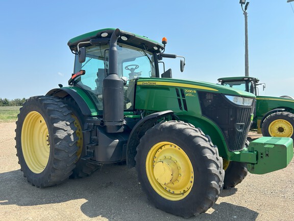 2015 John Deere 7230R Tractor
