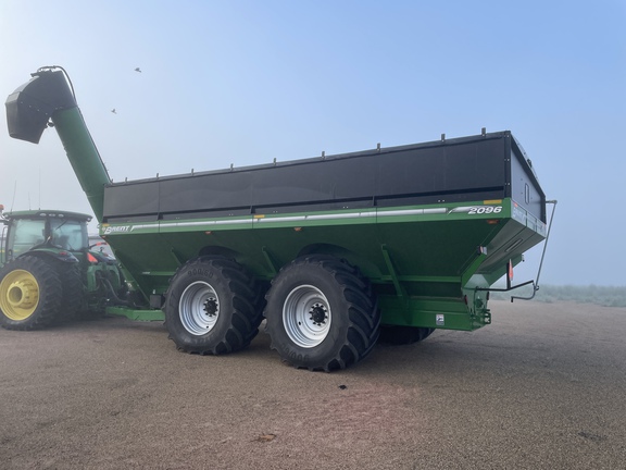 2019 Brent 2096 Grain Cart