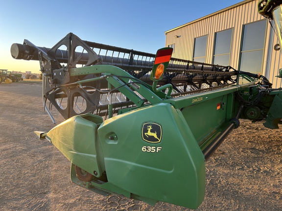 2010 John Deere 635F Header Combine