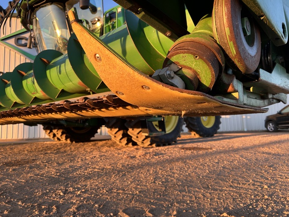 2010 John Deere 635F Header Combine
