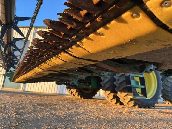 2010 John Deere 635F Header Combine