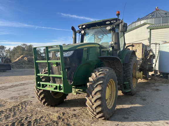 2013 John Deere 7215R Tractor