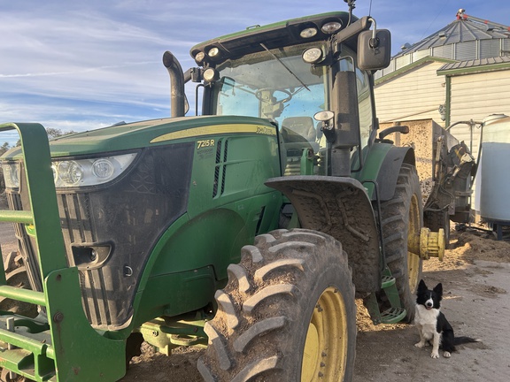 2013 John Deere 7215R Tractor