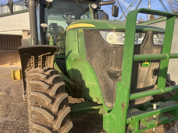 2013 John Deere 7215R Tractor