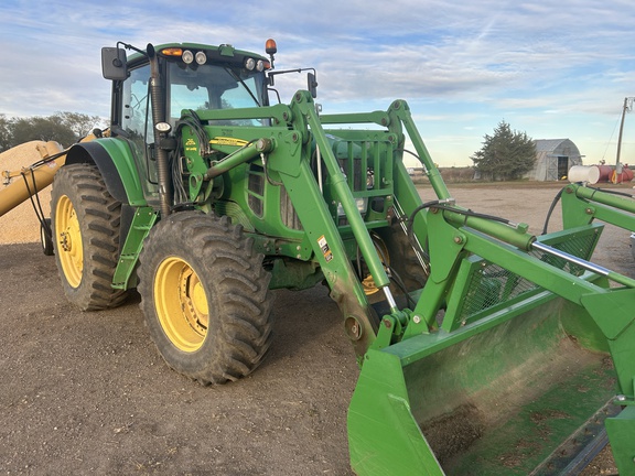 2011 John Deere 7530 Premium Tractor