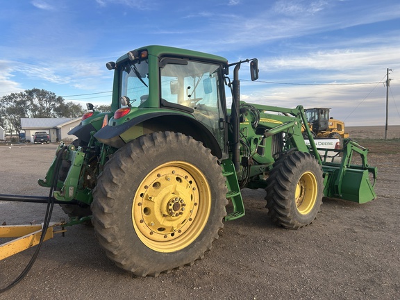 2011 John Deere 7530 Premium Tractor
