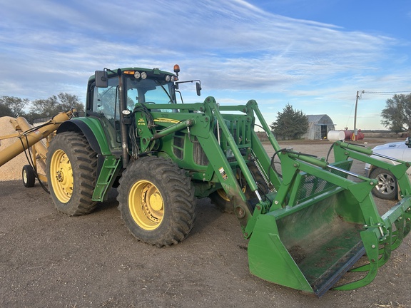 2011 John Deere 7530 Premium Tractor