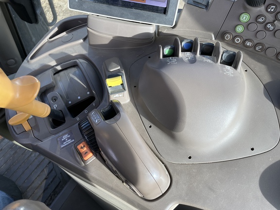 2020 John Deere 6130R Tractor