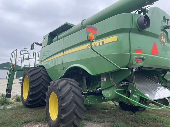 2024 John Deere S780 Combine