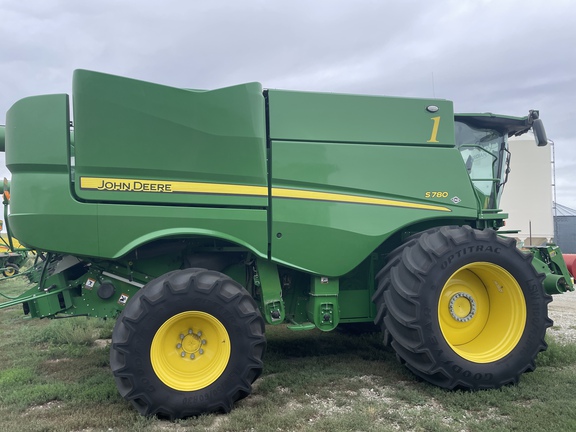 2024 John Deere S780 Combine