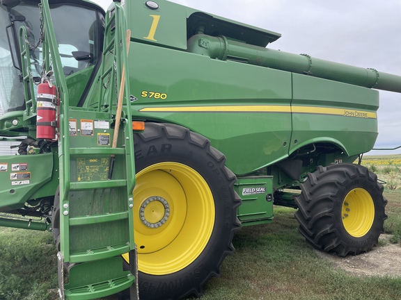 2024 John Deere S780 Combine
