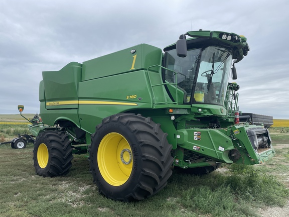 2024 John Deere S780 Combine
