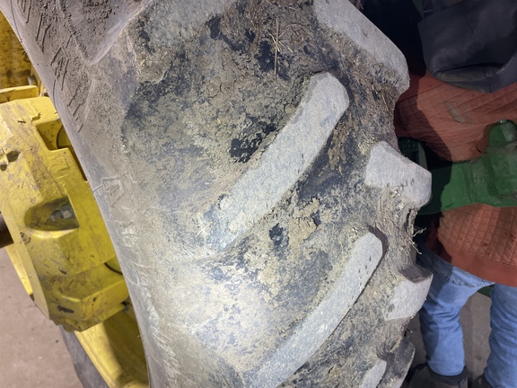 2019 John Deere 6195R Tractor