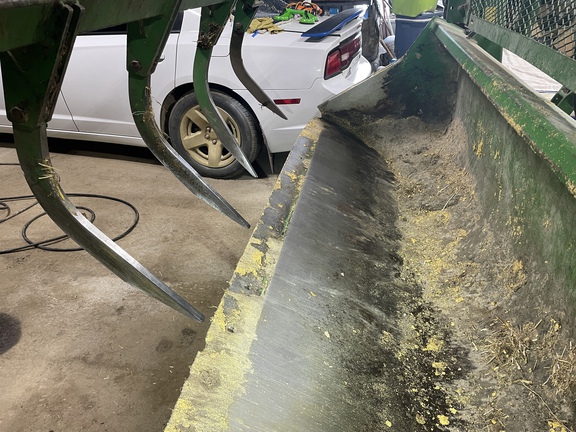 2019 John Deere 6195R Tractor