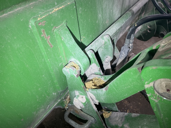 2019 John Deere 6195R Tractor