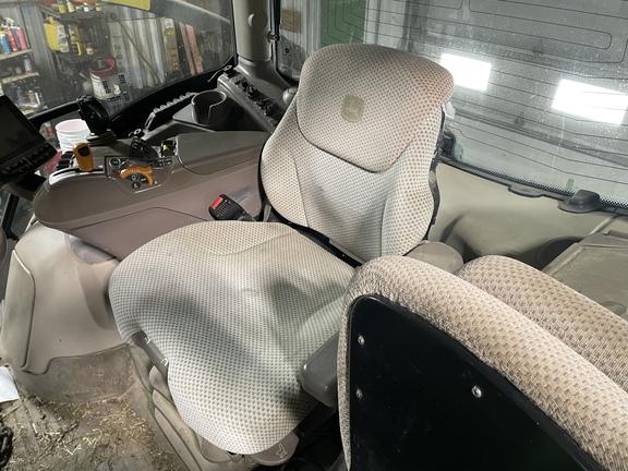 2019 John Deere 6195R Tractor