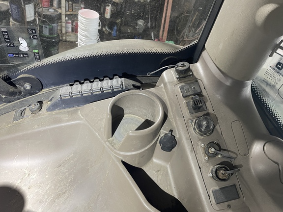 2019 John Deere 6195R Tractor