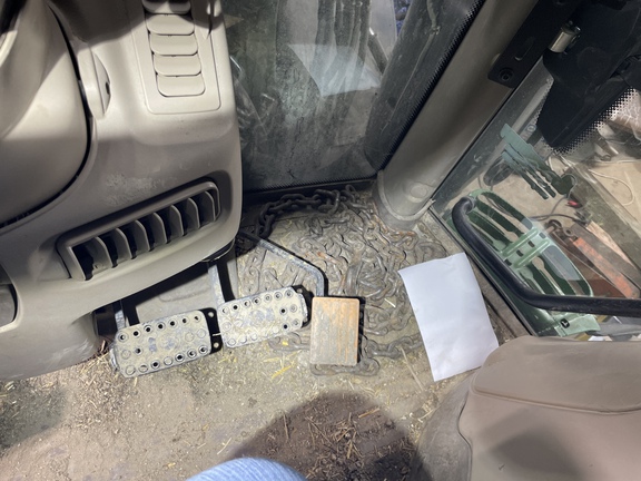 2019 John Deere 6195R Tractor