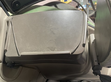 2019 John Deere 6195R Tractor