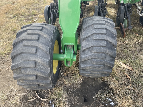 2014 John Deere 1890 Air Seeder