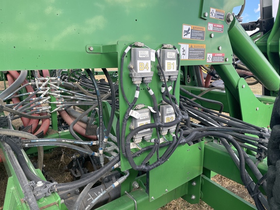 2014 John Deere 1890 Air Seeder