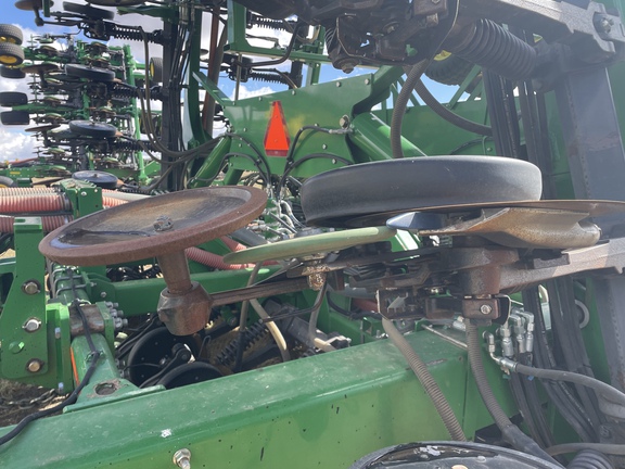 2014 John Deere 1890 Air Seeder