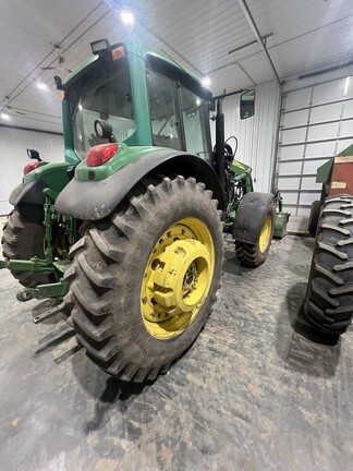 2003 John Deere 7520 Tractor