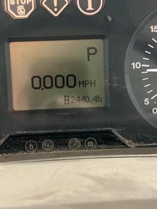 2003 John Deere 7520 Tractor