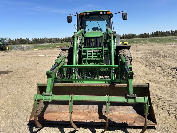 2003 John Deere 7520 Tractor