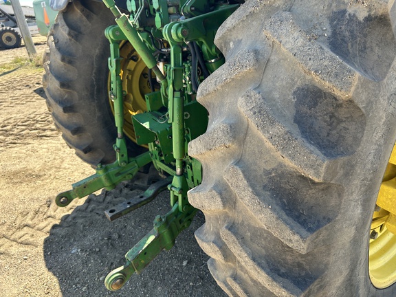 2003 John Deere 7520 Tractor
