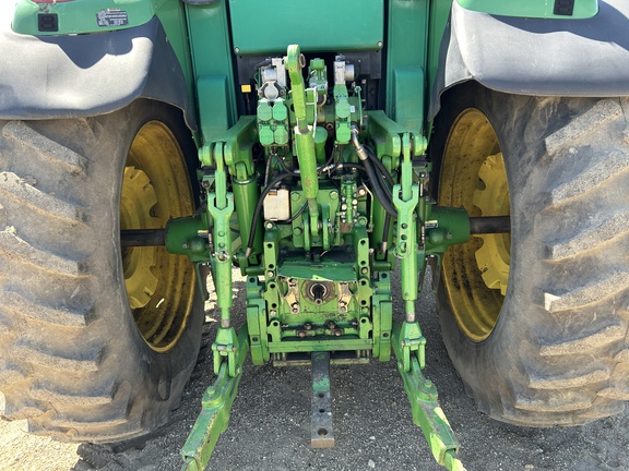 2003 John Deere 7520 Tractor