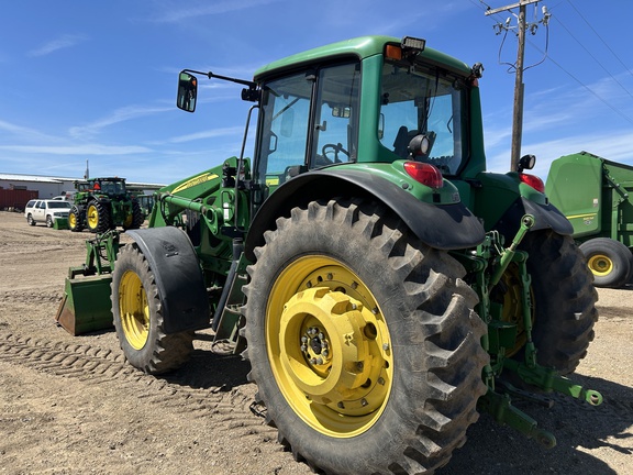 2003 John Deere 7520 Tractor