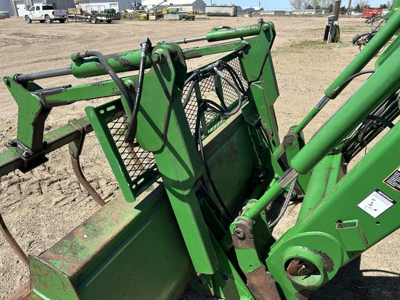 2003 John Deere 7520 Tractor