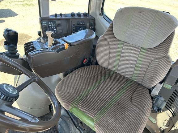 2003 John Deere 7520 Tractor