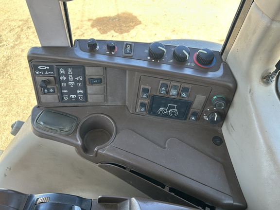 2003 John Deere 7520 Tractor